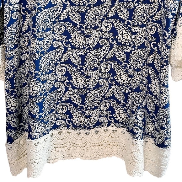 Solitaire V-Neck Crotchet Multiprint Blue and Cream Top L - Picture 5 of 9